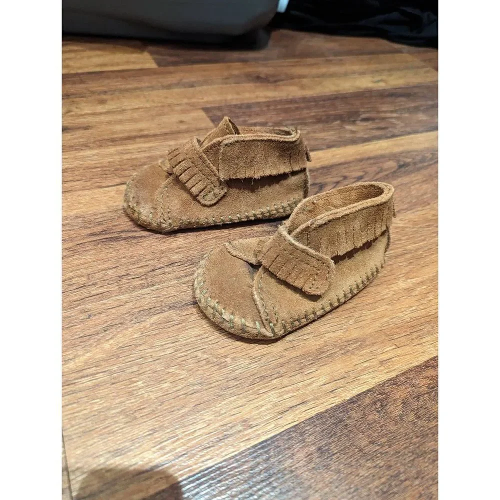 Minnetonka leather baby moccasins size 2